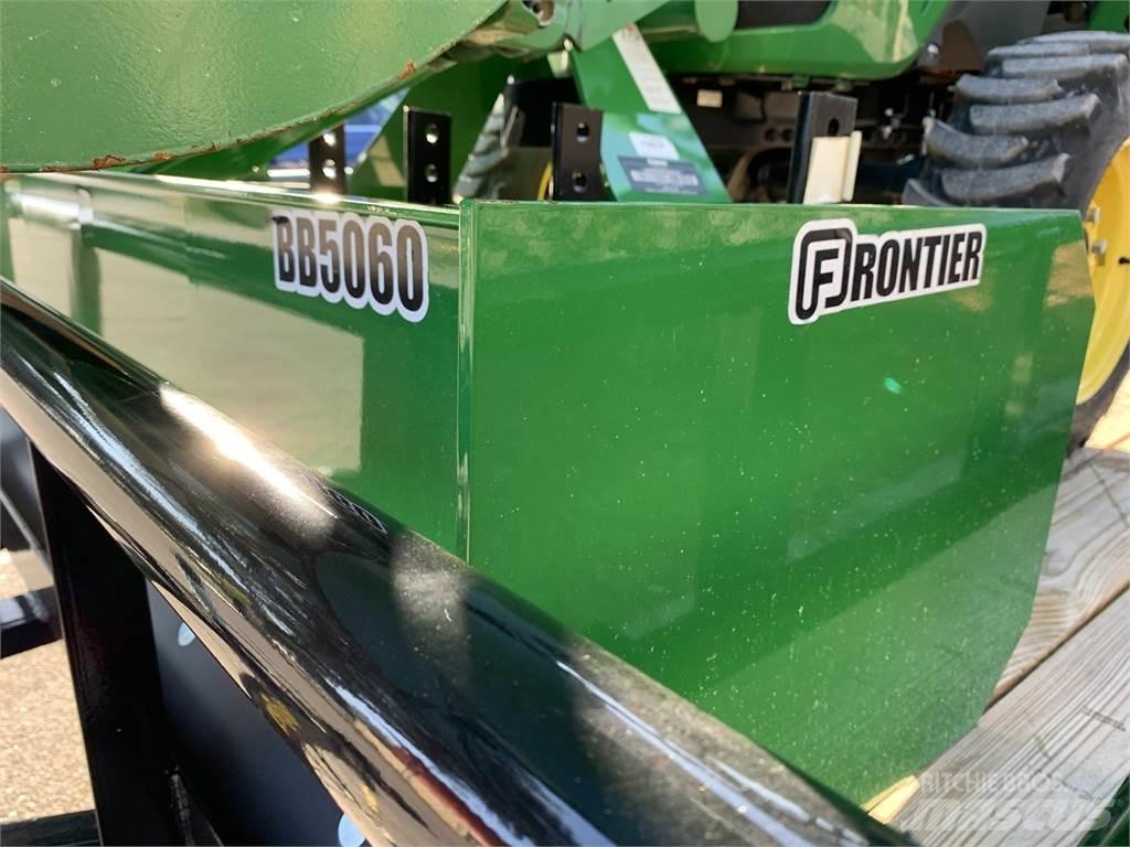 John Deere 3032E コンパクトトラクター