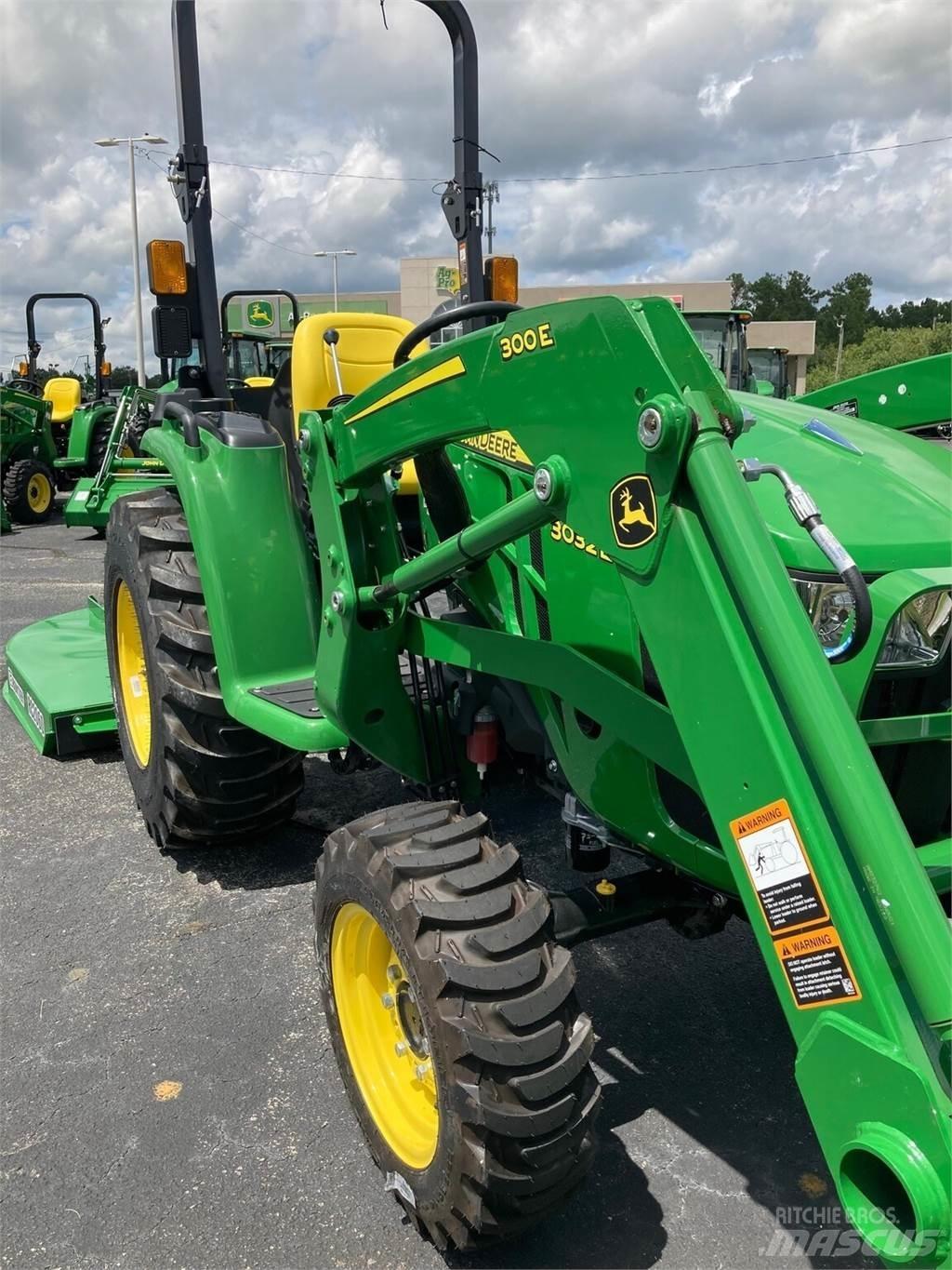 John Deere 3032E コンパクトトラクター
