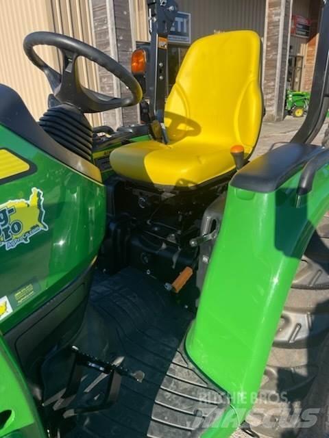 John Deere 3033R コンパクトトラクター