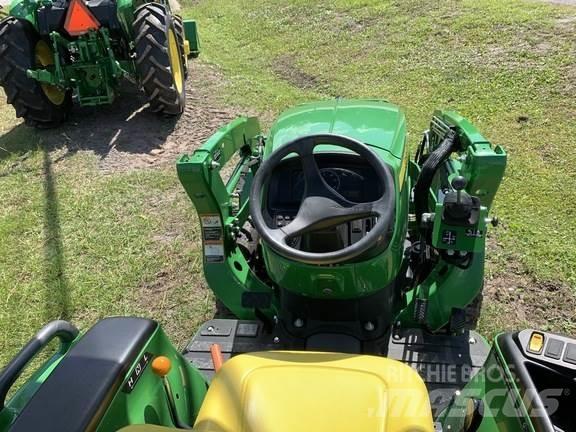 John Deere 3038E コンパクトトラクター