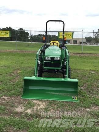 John Deere 3038E コンパクトトラクター