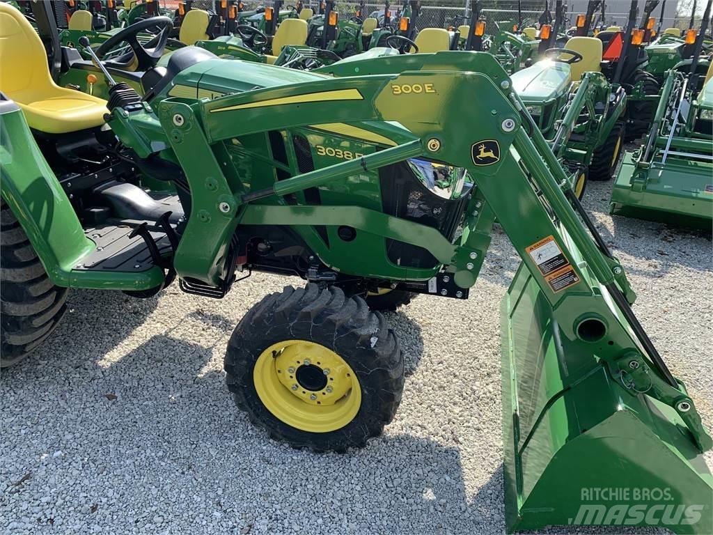 John Deere 3038E コンパクトトラクター