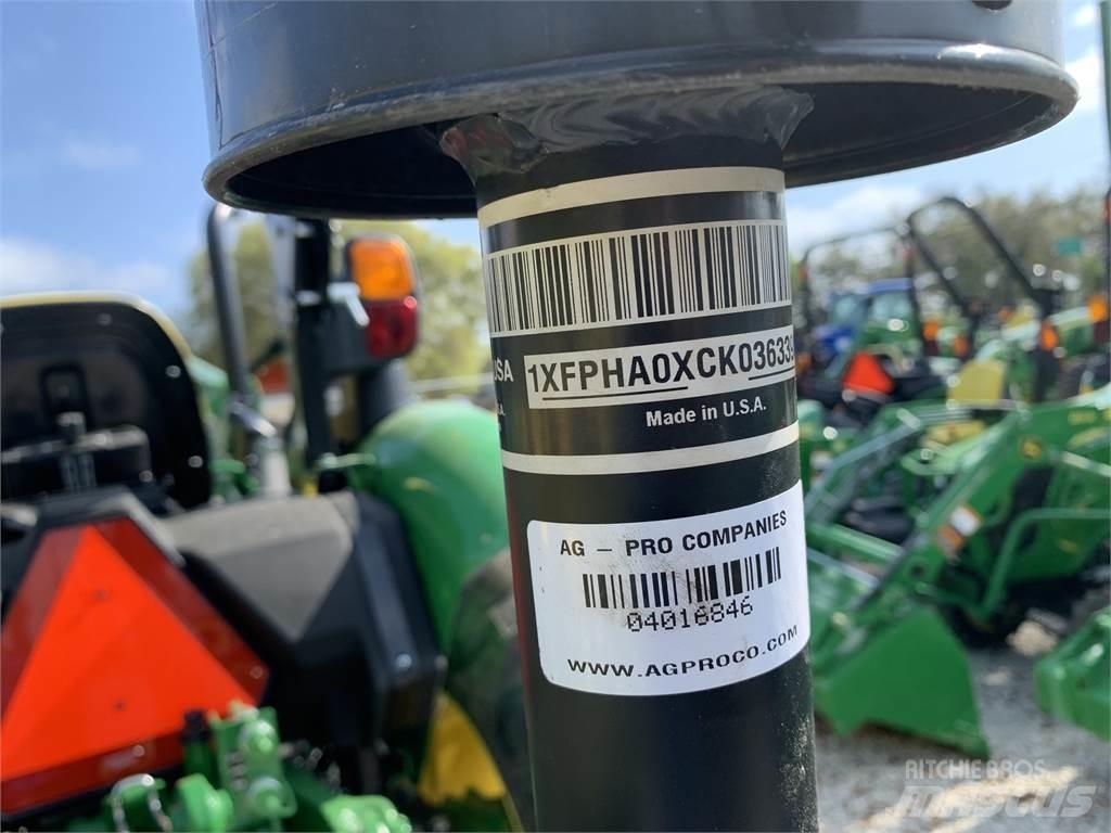 John Deere 3038E コンパクトトラクター