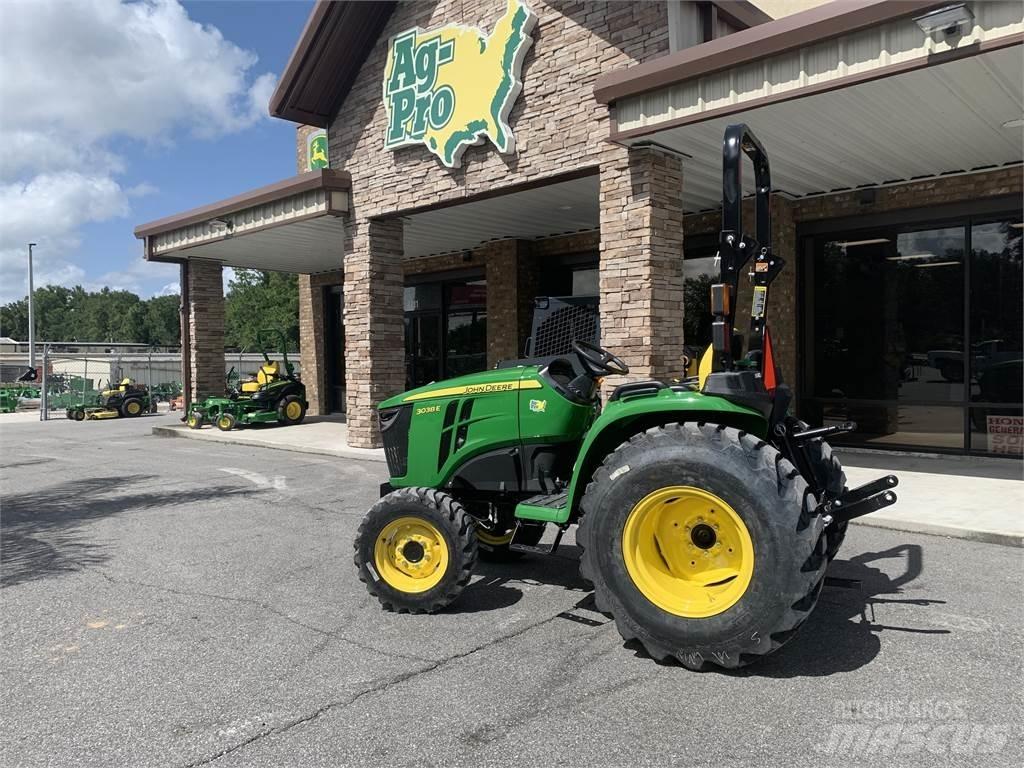 John Deere 3038E コンパクトトラクター