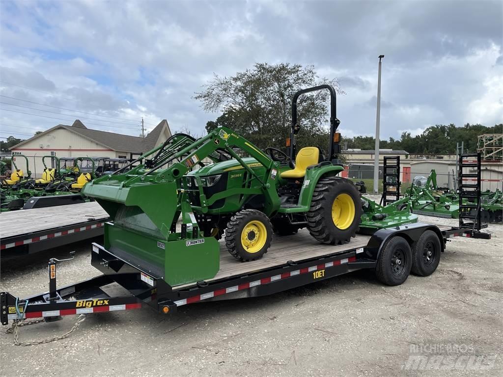 John Deere 3038E コンパクトトラクター