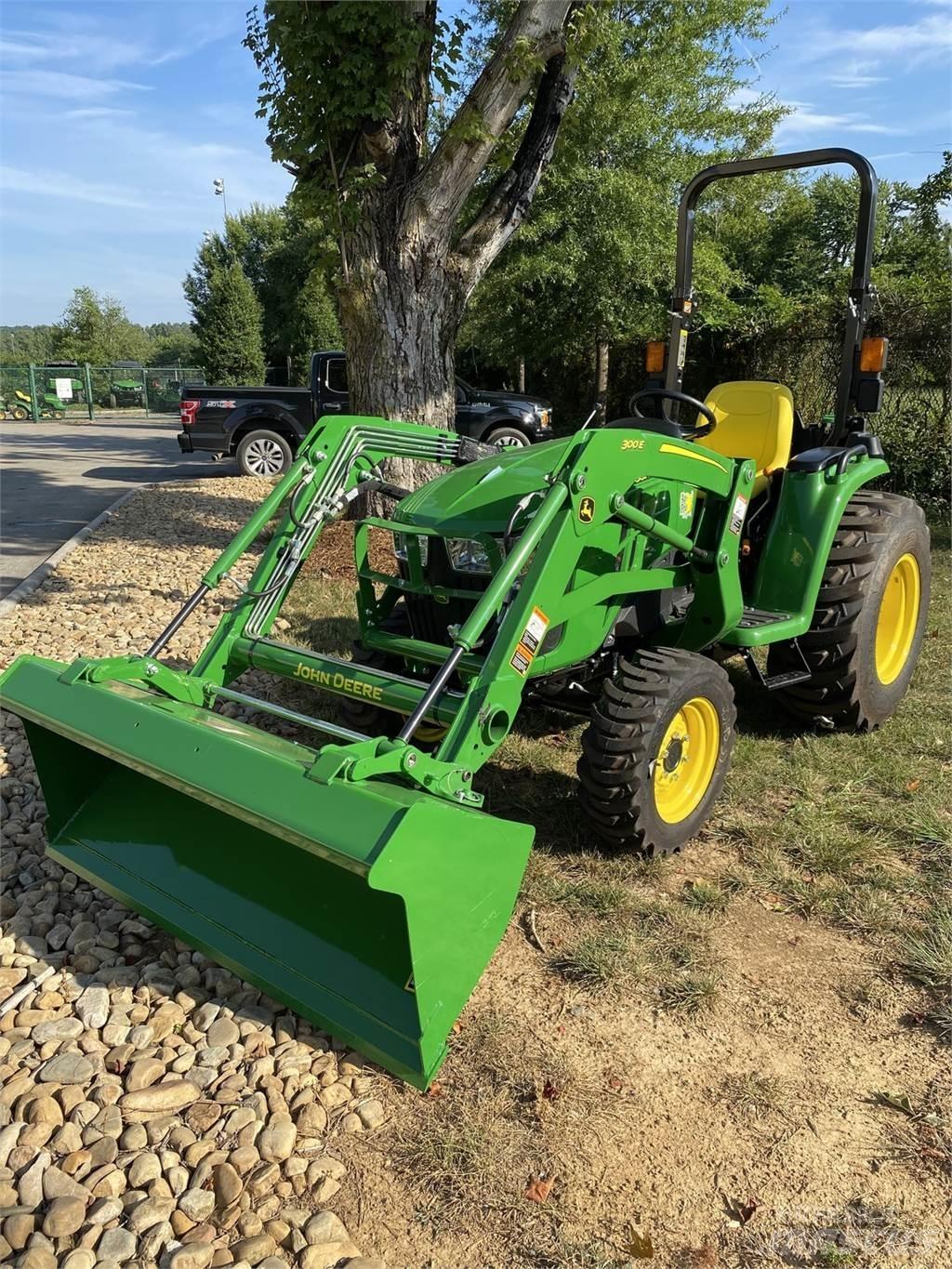 John Deere 3038E コンパクトトラクター