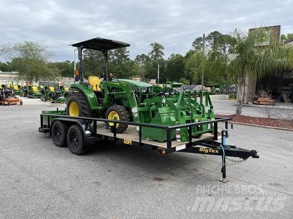 John Deere 3043D トラクター