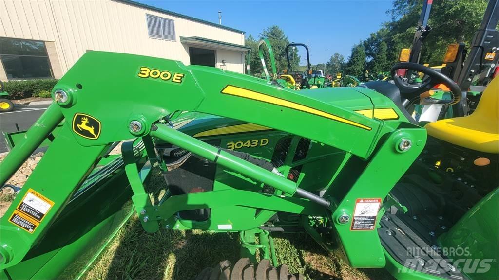 John Deere 3043D トラクター