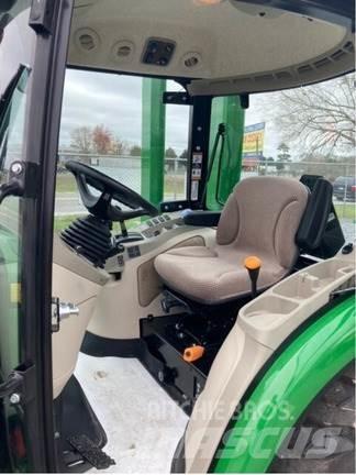 John Deere 3046R トラクター