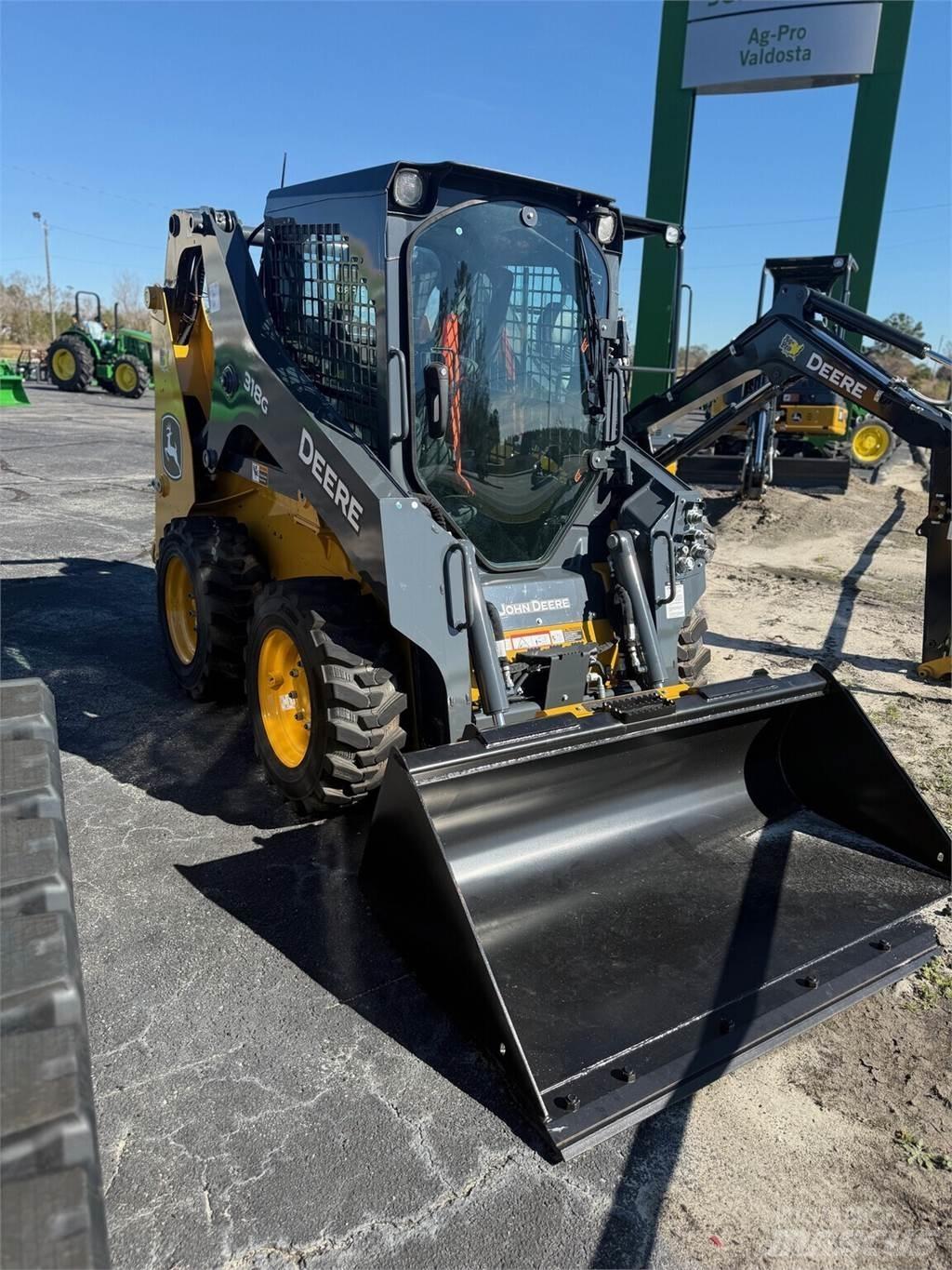 John Deere 318G スキッドステアローダー