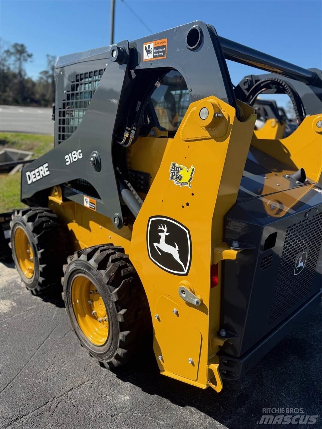John Deere 318G スキッドステアローダー