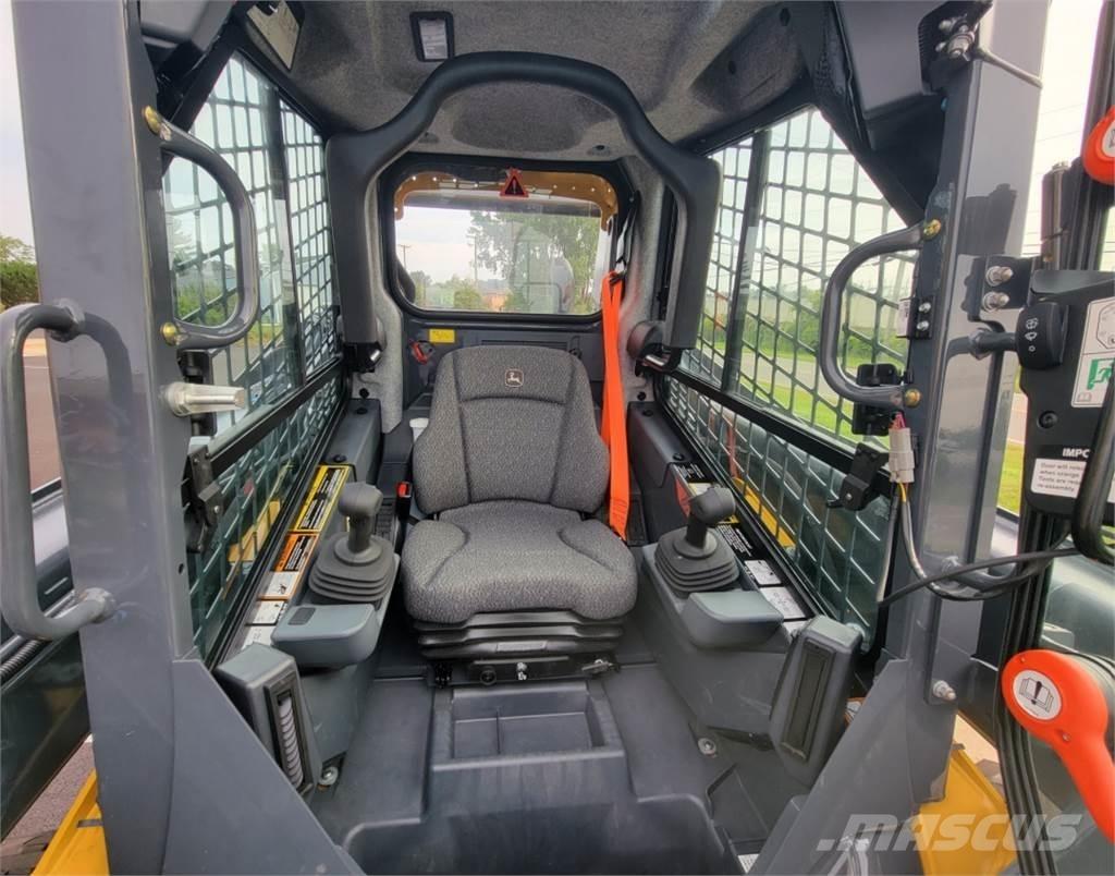 John Deere 324G スキッドステアローダー