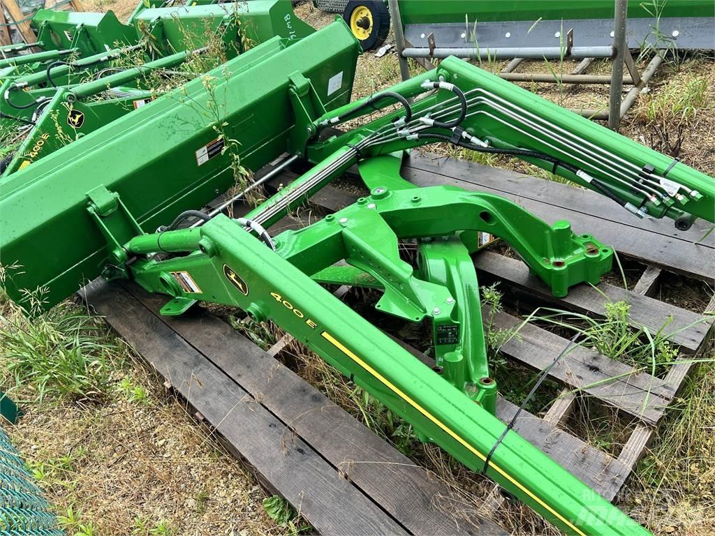 John Deere 400E トラクター