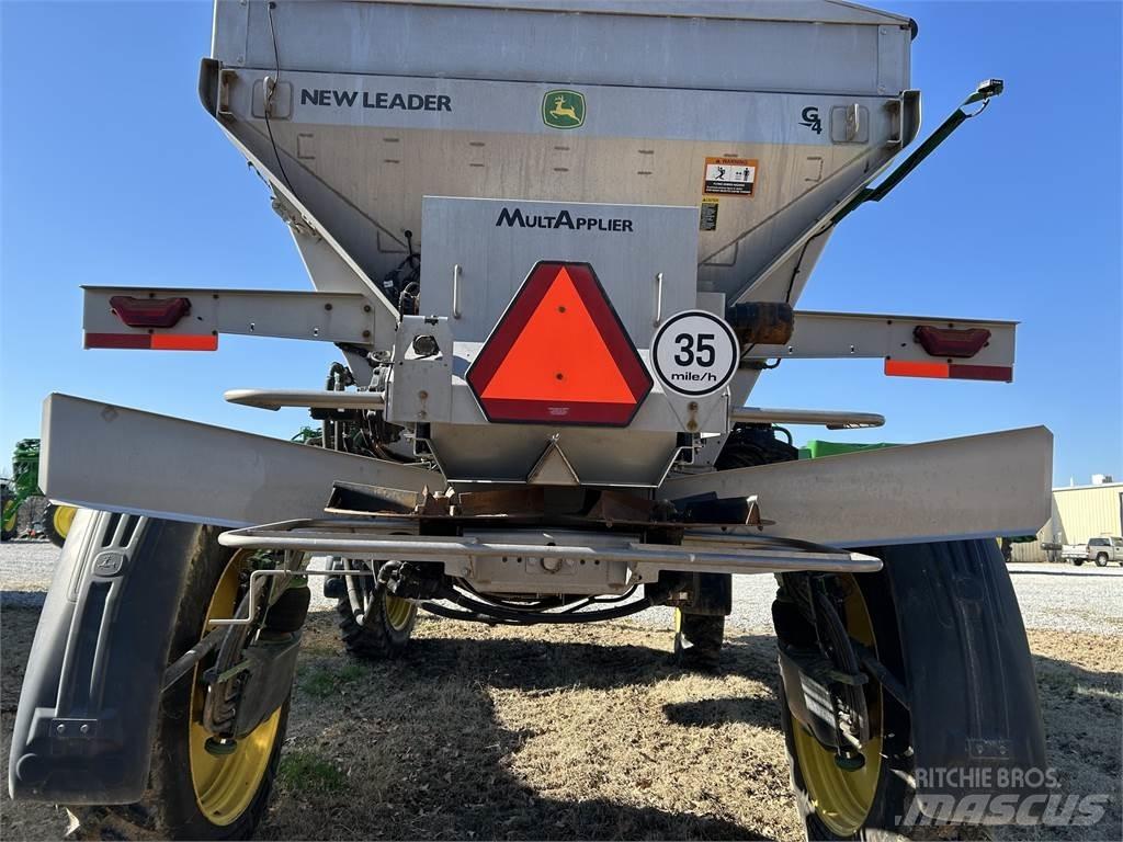 John Deere 400R 牽引型スプレイヤー