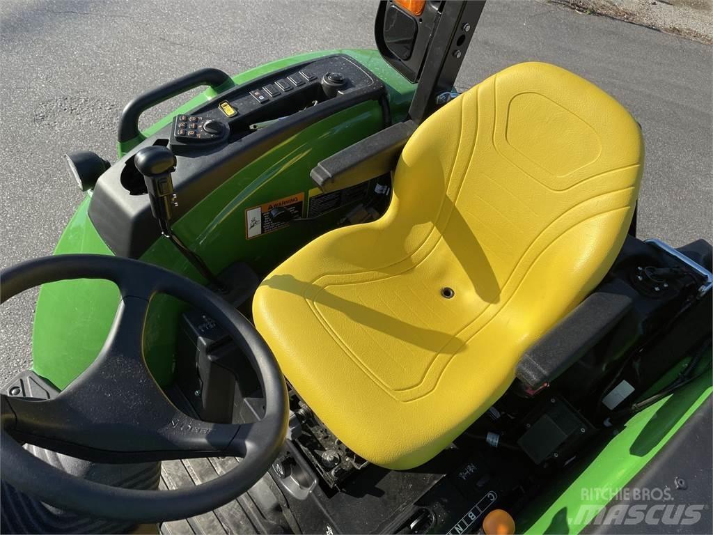 John Deere 4044R トラクター