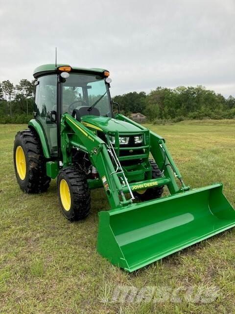 John Deere 4044R トラクター