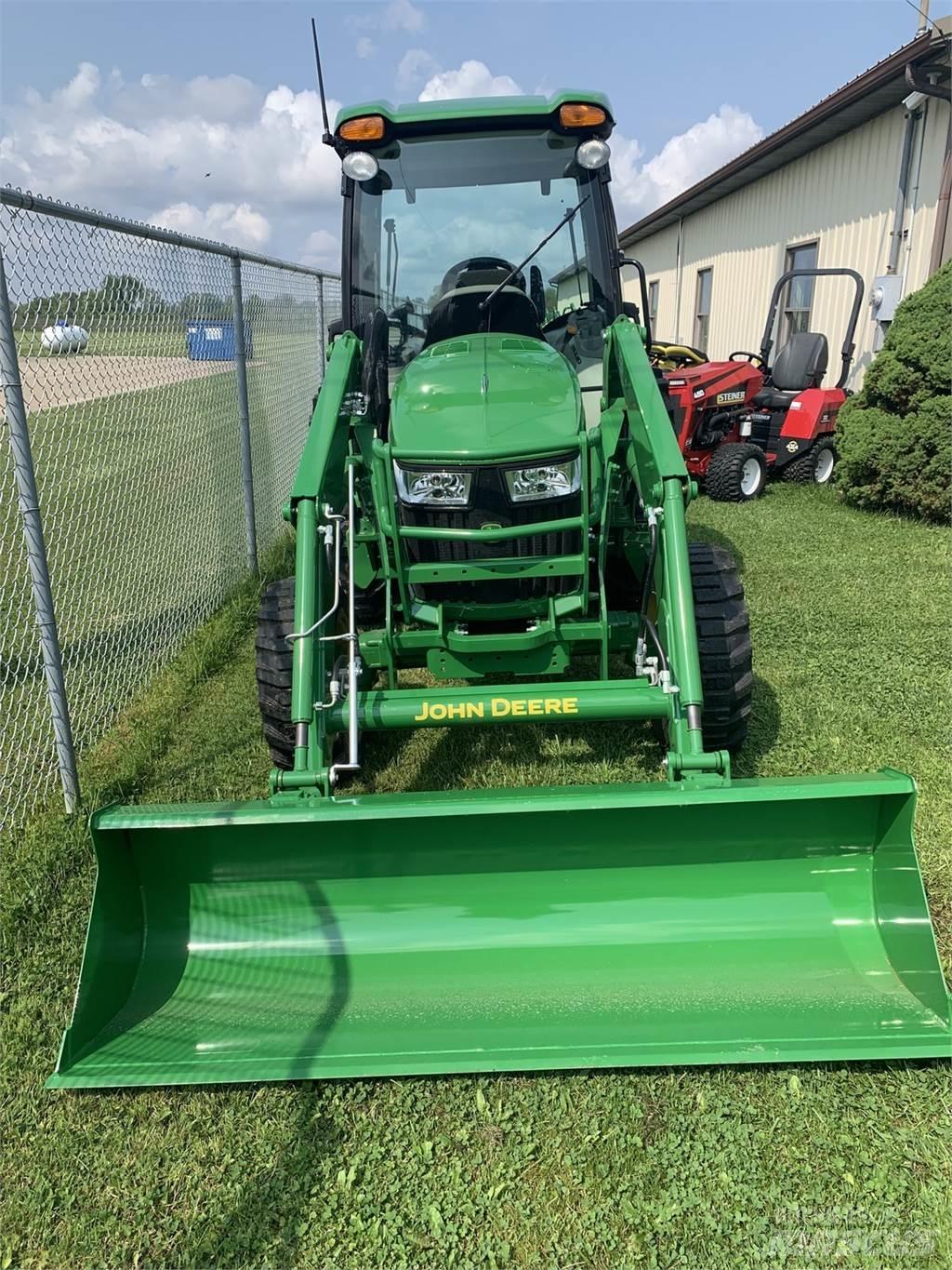 John Deere 4044R トラクター