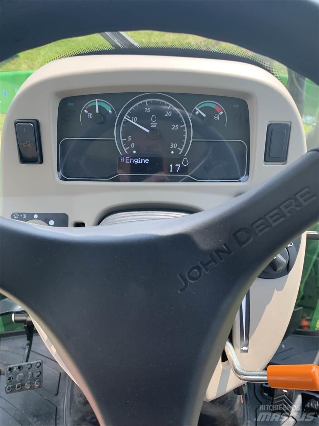 John Deere 4044R トラクター