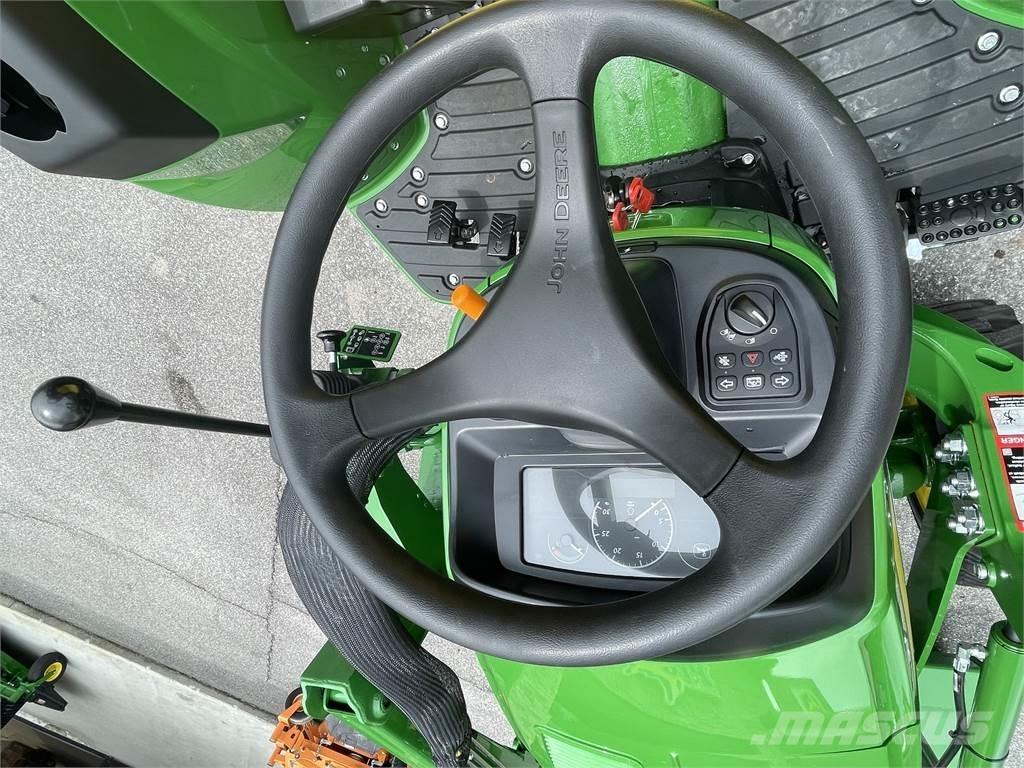 John Deere 4052M トラクター