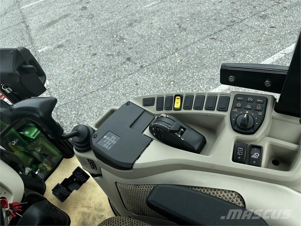 John Deere 4066R トラクター