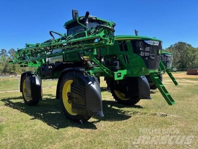 John Deere 408R 牽引型スプレイヤー