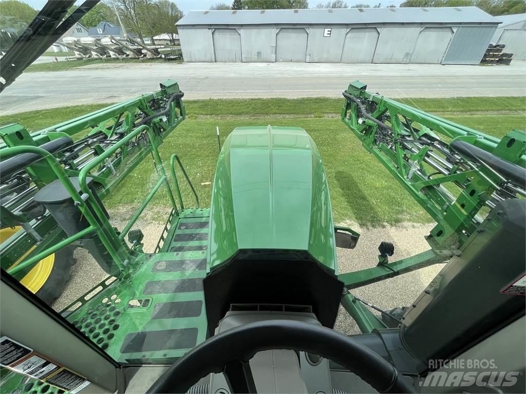 John Deere 412R 牽引型スプレイヤー