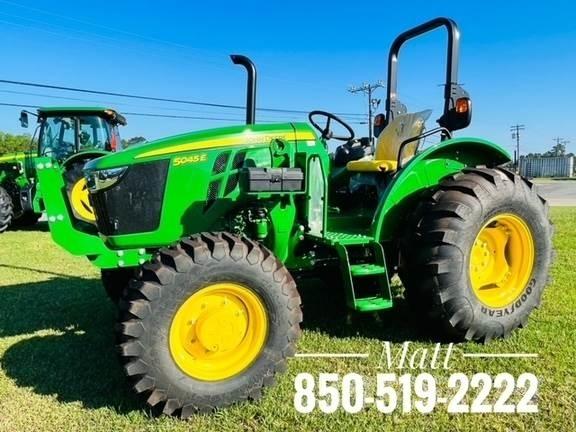 John Deere 5045E トラクター