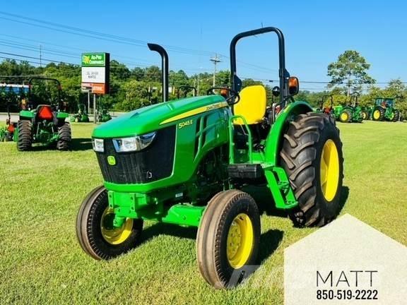 John Deere 5045E トラクター
