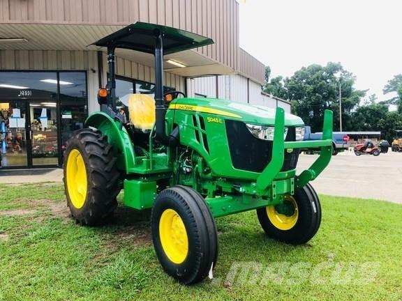 John Deere 5045E トラクター