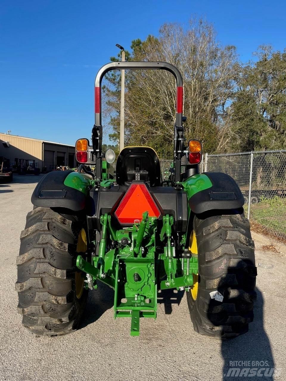 John Deere 5045E トラクター