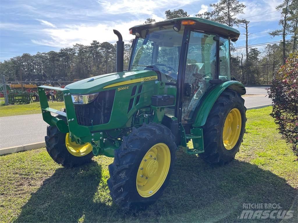 John Deere 5060E トラクター