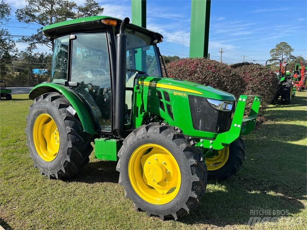 John Deere 5060E トラクター