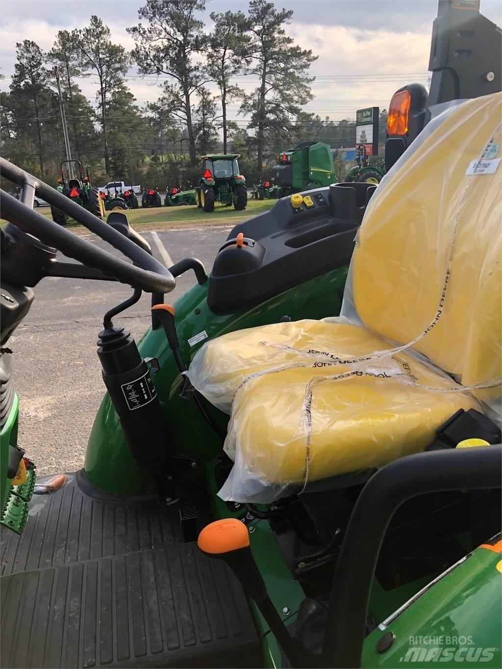 John Deere 5067E トラクター
