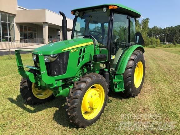 John Deere 5075E トラクター