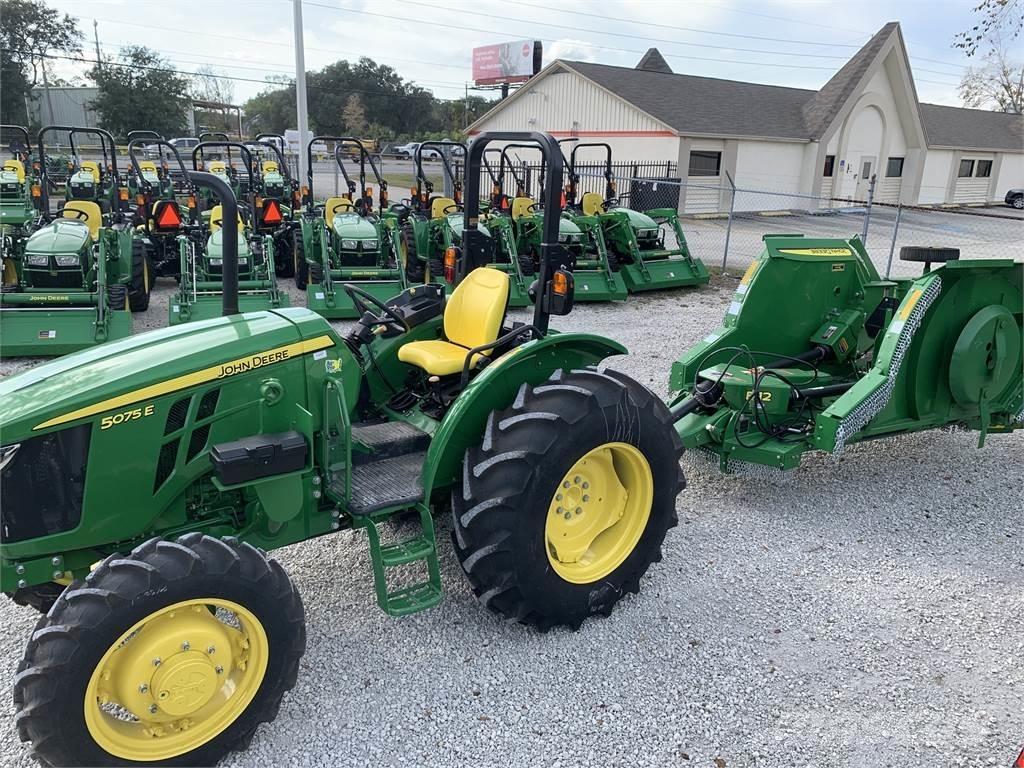 John Deere 5075E トラクター