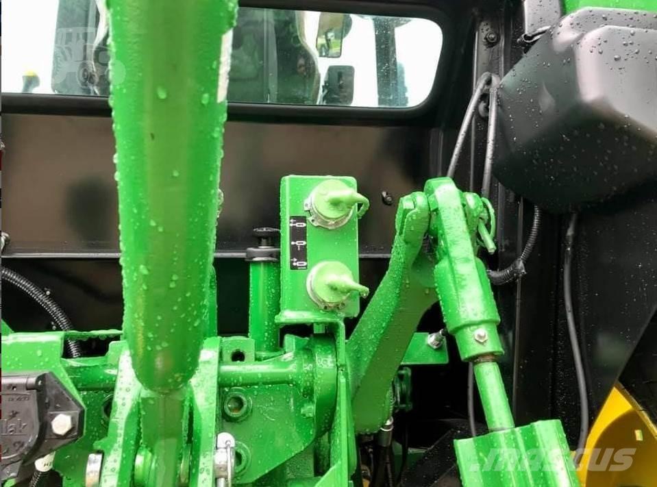 John Deere 5075E トラクター