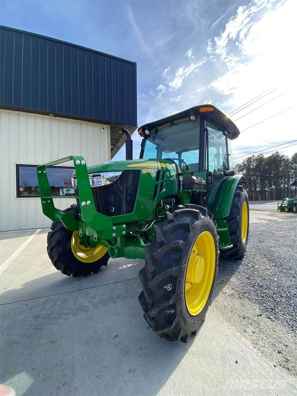 John Deere 5075E トラクター