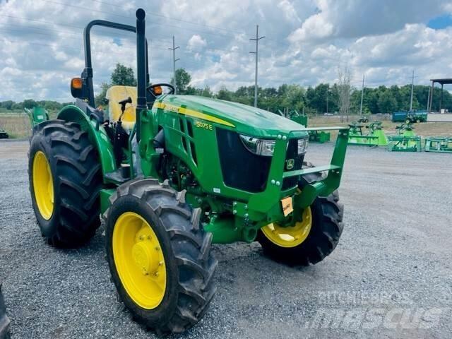 John Deere 5075E トラクター