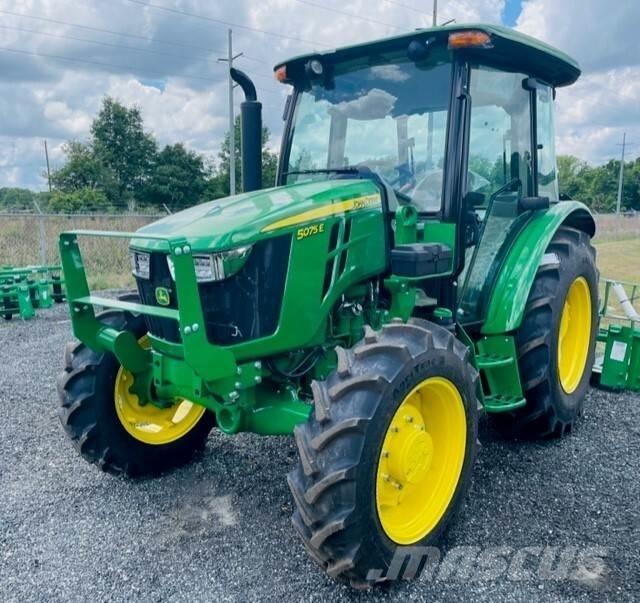 John Deere 5075E トラクター