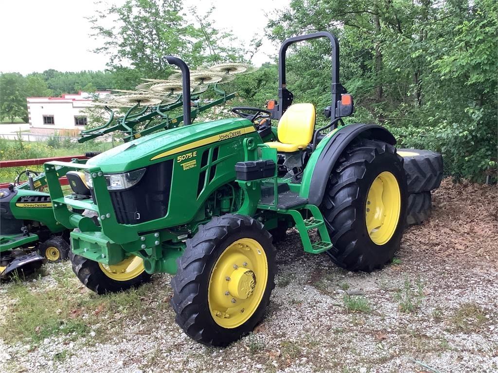 John Deere 5075E コンパクトトラクター
