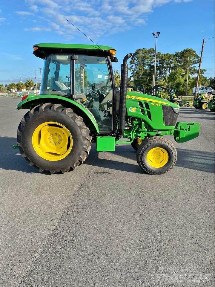 John Deere 5075E トラクター