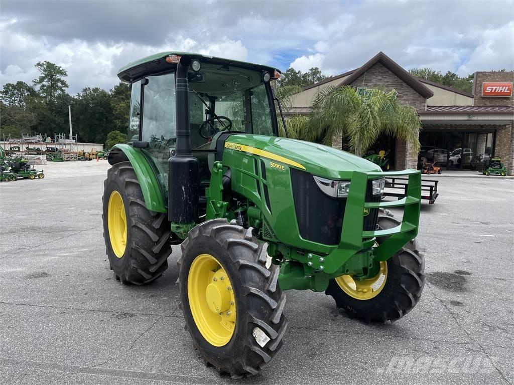 John Deere 5090E トラクター