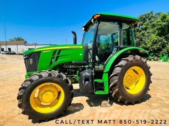John Deere 5090E トラクター