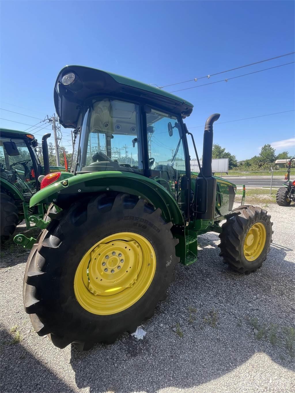 John Deere 5105M トラクター