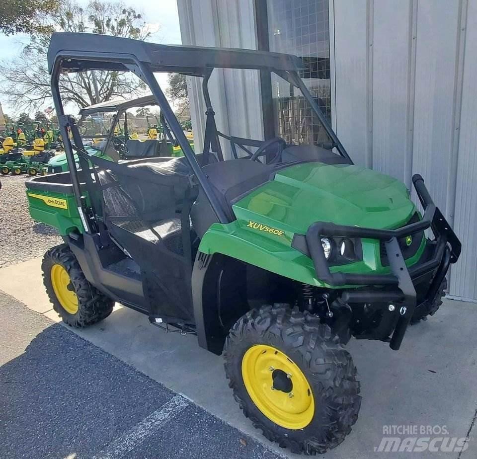 John Deere 560E ユーティリティー機械
