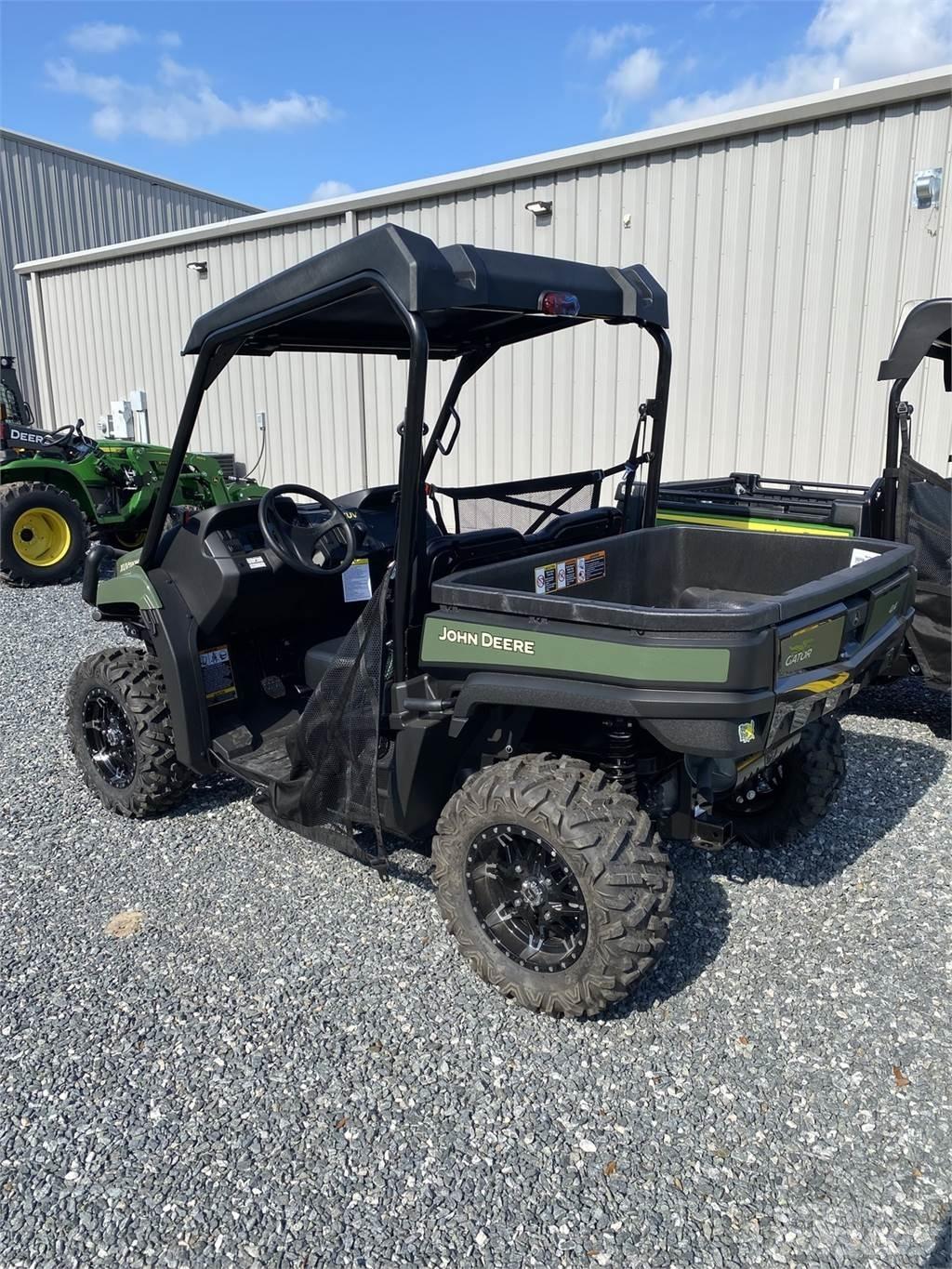 John Deere 590M ユーティリティー機械