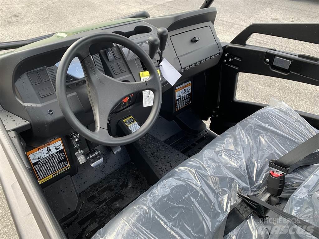 John Deere 590M ユーティリティー機械