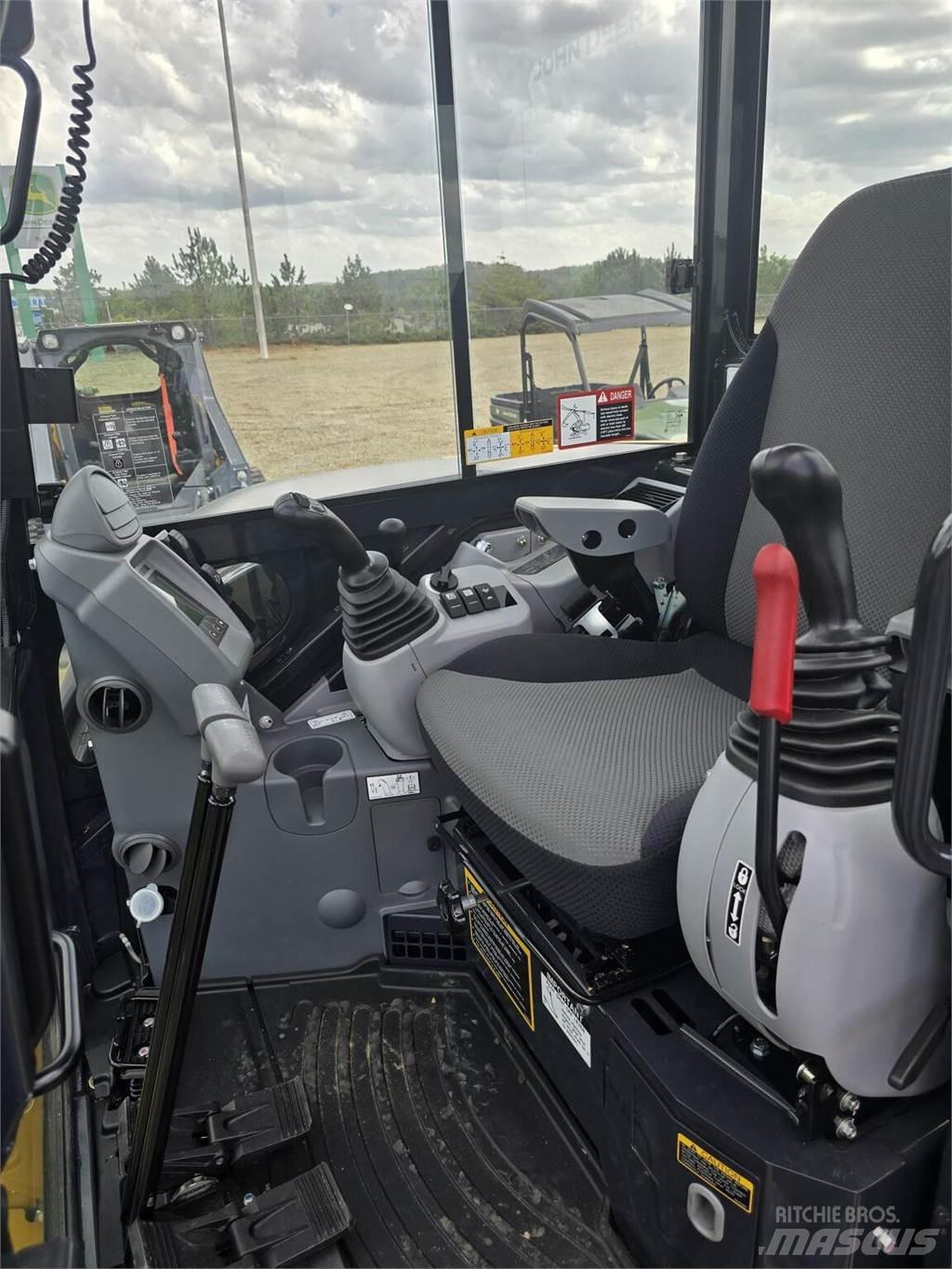 John Deere 60 P ミニ油圧ショベル 7t以下（ミニユンボ・ミニディガー）