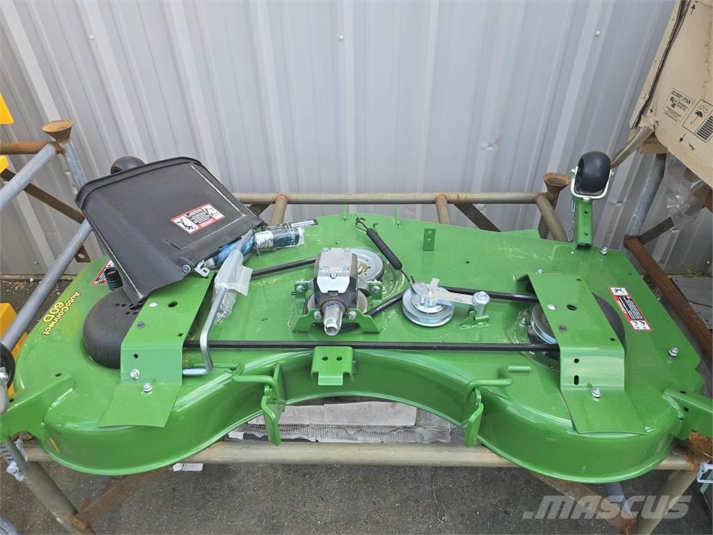 John Deere 60D 乗用・自走モア/芝刈り機