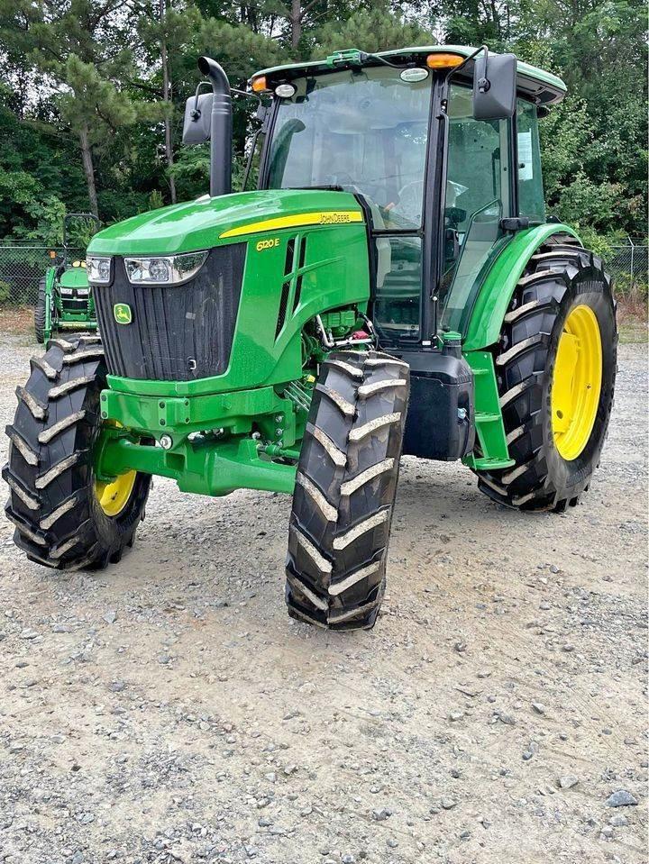 John Deere 6120E トラクター
